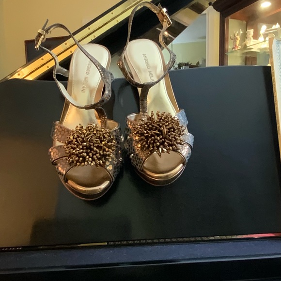 Sandals - Picture 3 of 10